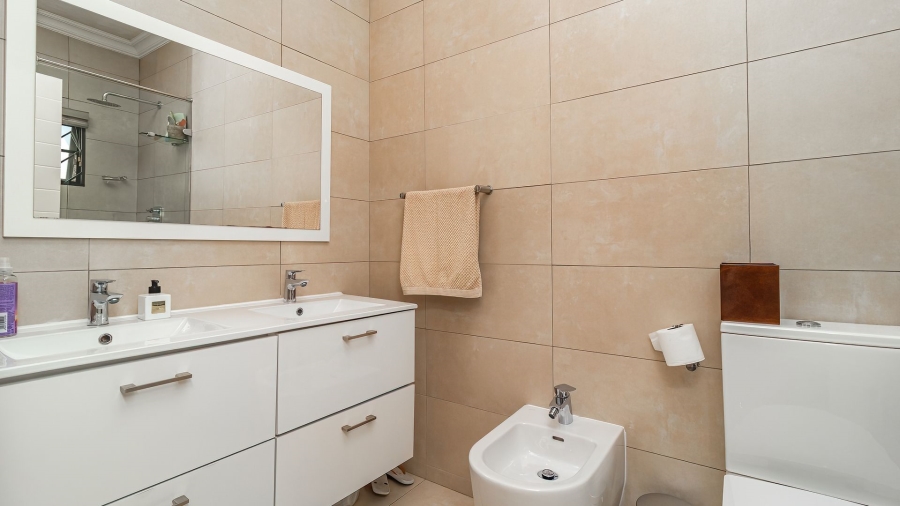 To Let 3 Bedroom Property for Rent in Claremont Upper Western Cape